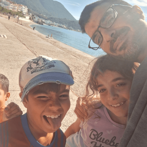 מתחילים לחבר ל-AI דרך שני ילדים בני 7 ו-9